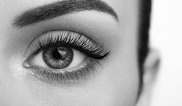 closeup-womans-eye-1