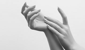 womans-hands-1