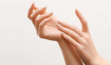 womans-hands